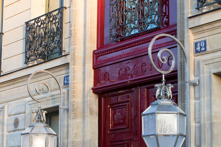 La-Reserve-Paris-Hotel-entree-2